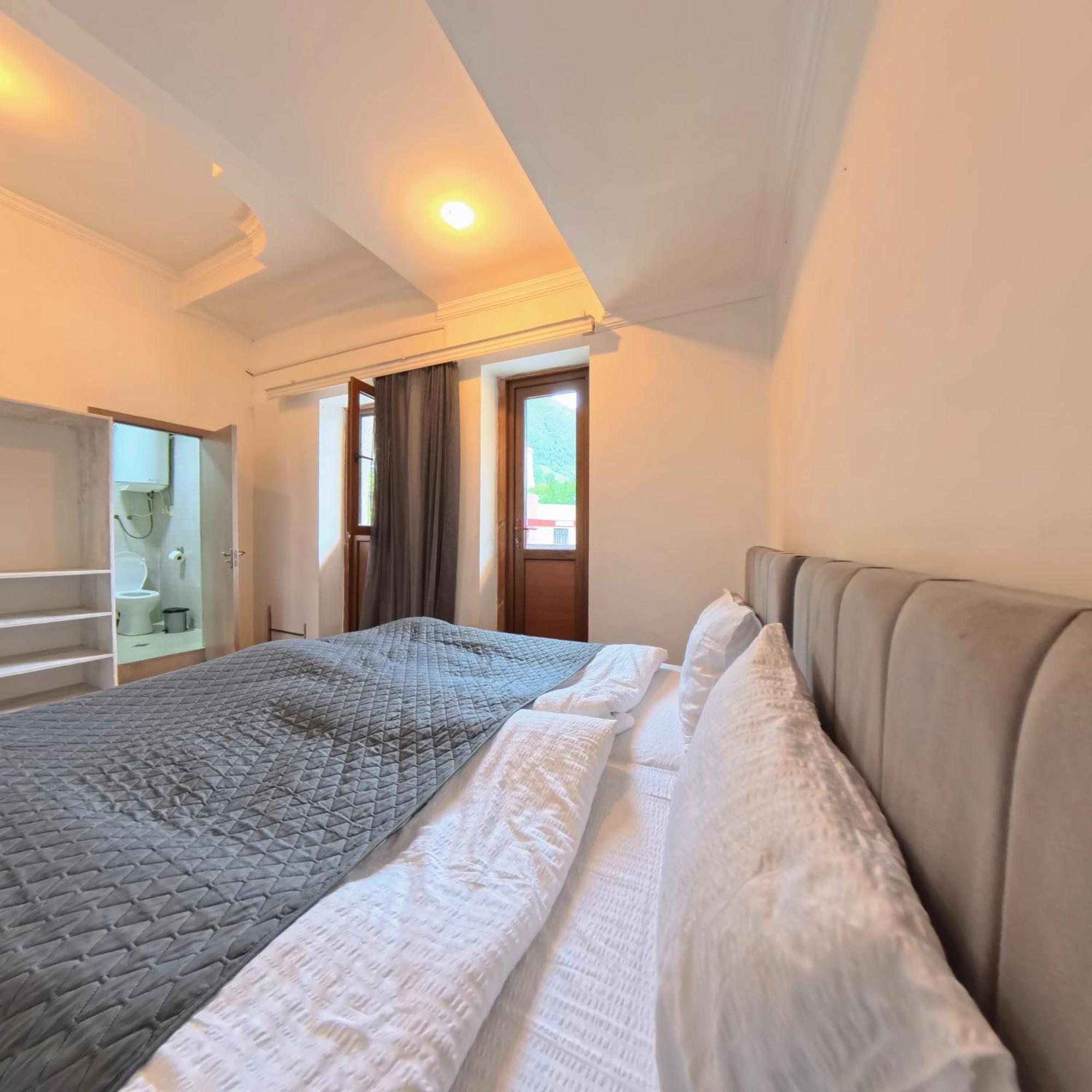 Shara Hotel Mestia Rum bild