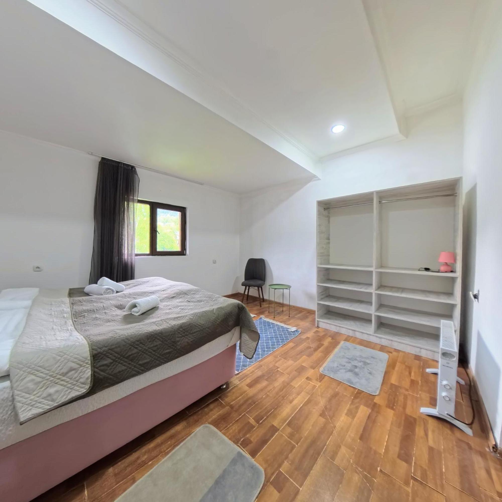 Shara Hotel Mestia Rum bild